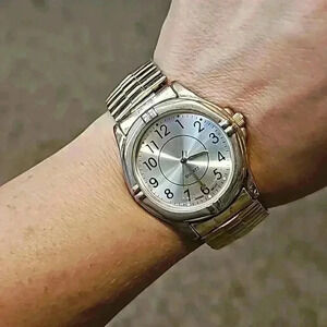Unisex Silver and Gold Tone Stretch Metal Band Watch
